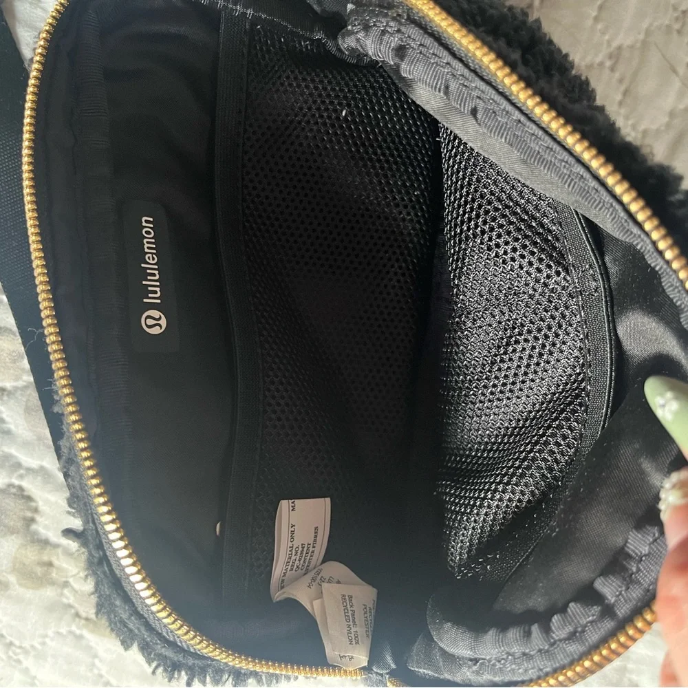 Lululemon Black Sherpa Belt Bag with Gold Zipper - Picture 3 of 7